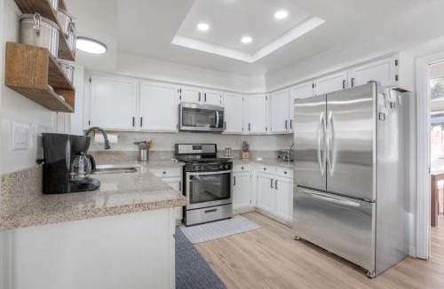 Wildomar House | Desert Escape Home with 3BD 3BA with Pool and Jacuzzi