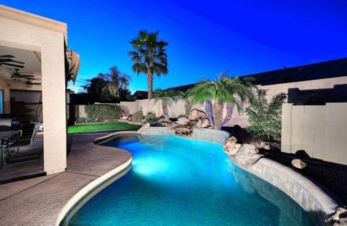 Tramonto House | Desert Escape with Private Pool and Jet Tub, 3BR Home