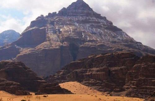 Wadi Rum Hotel | Desert Hello Camp