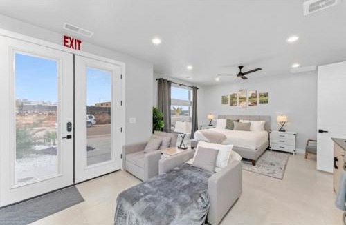 Hurricane House | Desert Hideaway