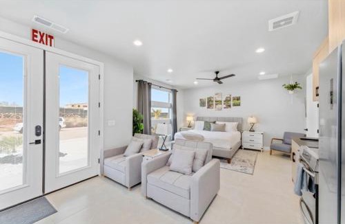 Hurricane House | Desert Hideaway