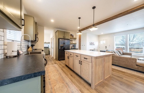 Kanab House | Desert Home! Hot Tub, Near Zion & Grand Staircase-Escalante