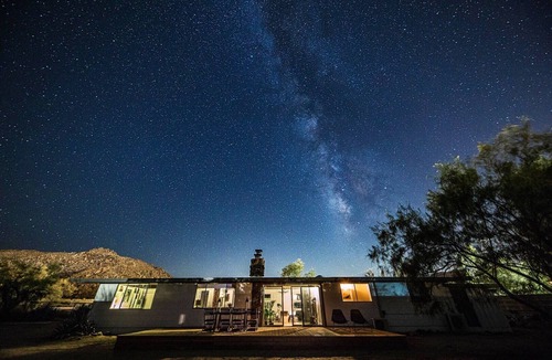 Joshua Tree House | Desert Muse - Midcentury Retreat w Pool + Views