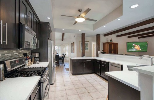 Woodleaf House | Desert Palms - Pool & BBQ Near Paradise Mall