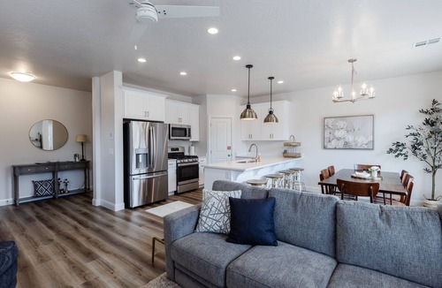 Washington House | Desert Riviera | Prime Location For Adventure! | 3 Bedroom, 3.5 Bathroom | Escondido Community