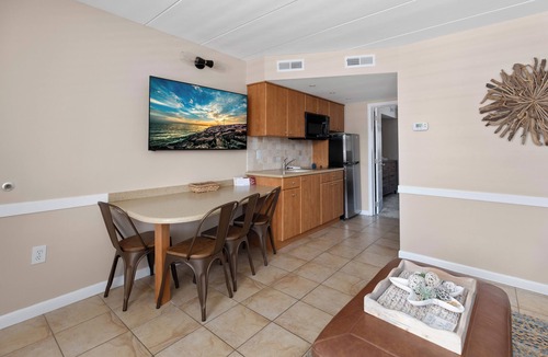 Avalon Hotel | Desert Sand Resort