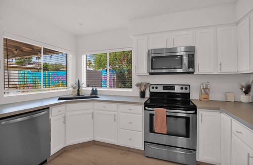 Spanish Mountain Estates House | Desert Skies: FREE HEATED Pool, Hiking, Mountain Views + Adventure Gear Included