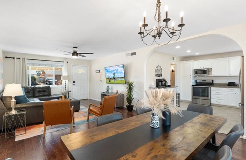 Oak Park House | Desert Sky - HTD Pool/Misters/Fire Pit/Old Town