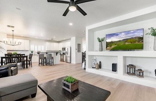 South Mountain House | Desert Sun Oasis - Your Private Resort-Style Retreat