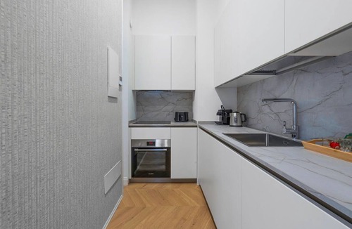 Santissima Annunziata Apartment | Deservi Elegant Apt. Dante