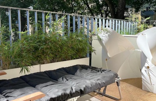 Stadtbezirk 3 Apartment | Design apartment with river view