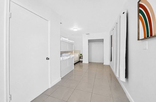 Liberty City Apartment | Design District Studio, free parking &
