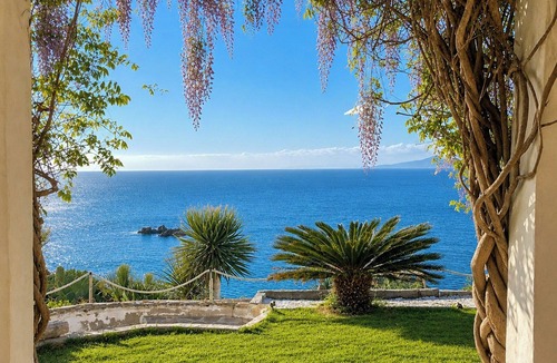 Cabrita House | Design villa between two seas and calm