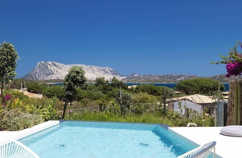 Puntaldia Villa | Design villa created by celebrated Italian architect Simone Micheli
