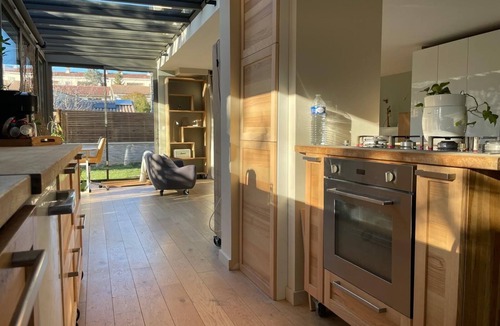 Beaux Arts-Boutonnet Villa | Design villa with glass roof and parquet flooring, garden and fitness center near downtown