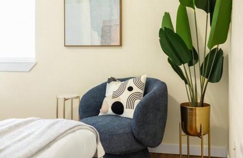 East Queen Anne House | Designated Parking AC Walks to Space Needle DT