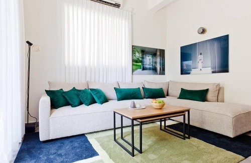 Tel Aviv City Center Apartment | Designed 2BR apartment over Dizengoff square - Panoramic View
