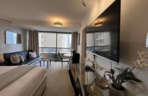 Darlinghurst Apartment | Designed Sydney Hyde Park City Studio with Balcony