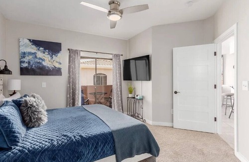 Maryvale Condo | Designer 2BD/2BA in Gated Resort w/Pool & Gym