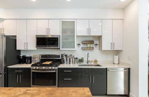 Capitol Hill House | Designer 3B3B in Capitol Hill Pet Friendly