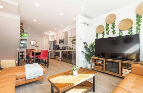 Capitol Hill House | Designer 3B3B in Capitol Hill Pet Friendly