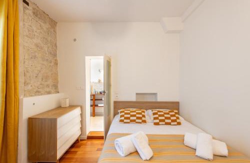 Combat Apartment | Designer and stylish flat in vibrant Belleville neighborhood near the metro