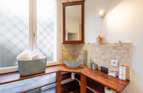 Combat Apartment | Designer and stylish flat in vibrant Belleville neighborhood near the metro