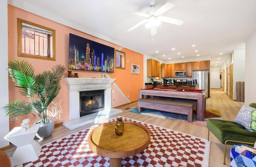 Wicker Park Apartment | Designer Apt, Billiards, Private Patio, 1 Parking