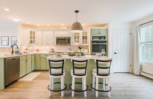 Corea Ski Chalet | Designer Beachfront Chalet w/Theater, Arcade & Beach Firepit Near Schoodic