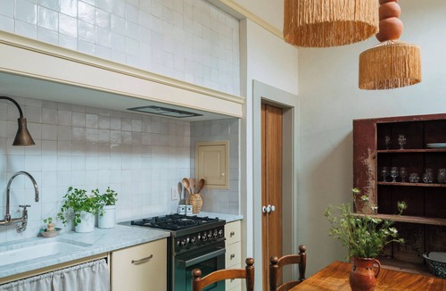 Bywater House | Designer Bywater Carriage House w/Pool & Courtyard Near Frenchmen
