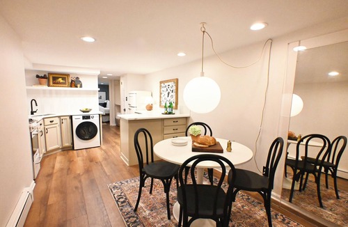 Kingman Park Apartment | Designer Capitol Hill Guesthouse—Prime Location, Walkable + Free Parking