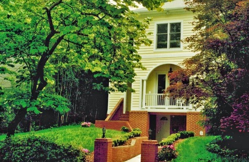 Brookmont House | Designer Chic 1Bed & 1Ba Private Apartment Close to DC/MD/VA