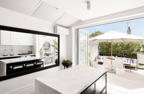 Woollahra House | DESIGNER CHIC IN HEART OF WOOLLAHRA VILLAGE- Every convenience at your doorstep