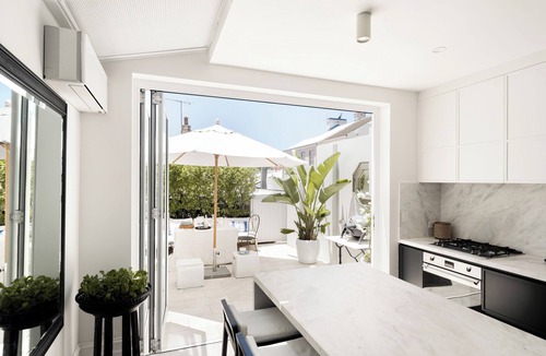 Woollahra House | DESIGNER CHIC IN HEART OF WOOLLAHRA VILLAGE- Every convenience at your doorstep