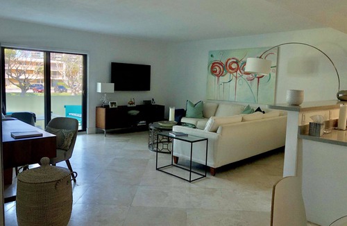 Downtown West Palm Beach Condo | Designer Decorated 2 Bedroom Condo On The Intercoastal! Watch the yachts go by!