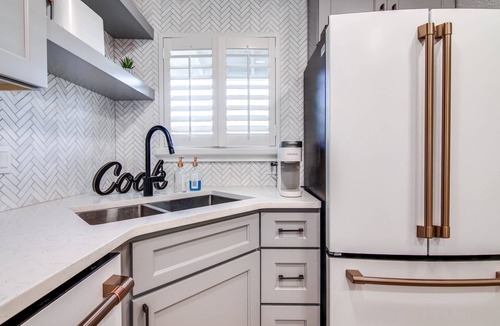 Wesley Chapel Condo | Designer Golf Retreat | Luxury Renovation | Golf View | Optional Saddlebrook Resort Amenities