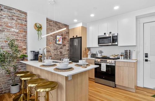 Central Square Apartment | Designer Home 3BR 2Bath Harvard MIT Vintage/Modern retreat