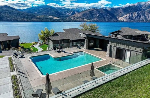 Wapato Point Condo | Designer Lakefront Condo C1, Wapato Point Chelan