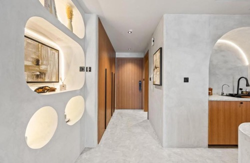 Business Bay Apartment | Designer Loft Studio Canal View Business Bay