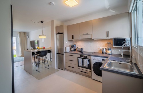 Chlorakas House | Designer maisonette 2 bedrooms Terrace - Barbecue table - Fitness area