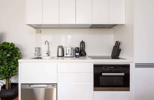 Lewisham Apartment | Designer Studio in Grand Manor 20 min From Sydney