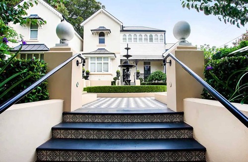 Lewisham Apartment | Designer Studio in Grand Manor 20 min From Sydney