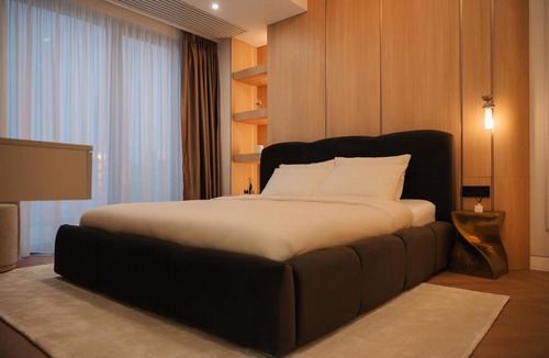 Sector 2 Apartment | Designer Suite Pool & Sauna Pipera Metro