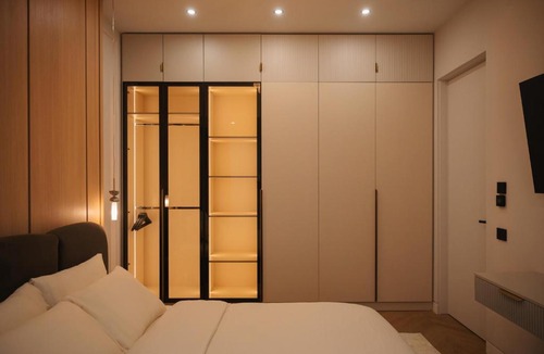 Sector 2 Apartment | Designer Suite Pool & Sauna Pipera Metro