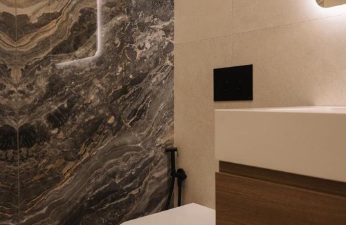 Sector 2 Apartment | Designer Suite Pool & Sauna Pipera Metro