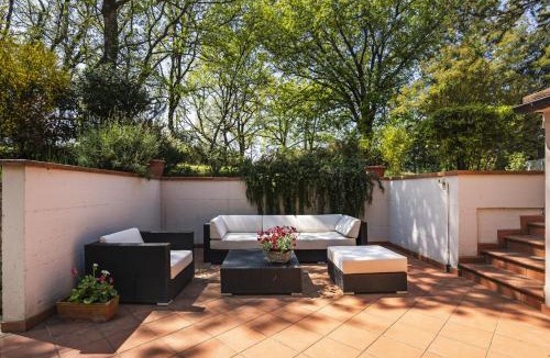 Montevarchi Apartment | Designer Villa with Private Garden & Jacuzzi