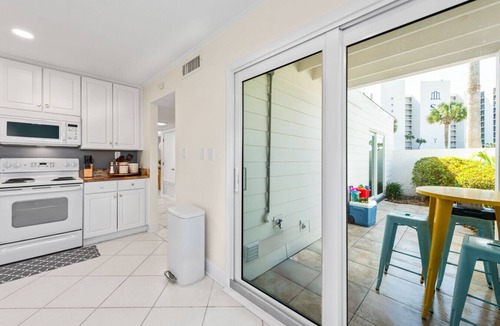 Holiday Isle Villa | Destin Spring Break 🏖️ HQ | 3BR + Pool | Book NOW!