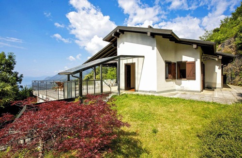 Trarego House | Detached 3-bedroom house with huge terrace & dream lake view