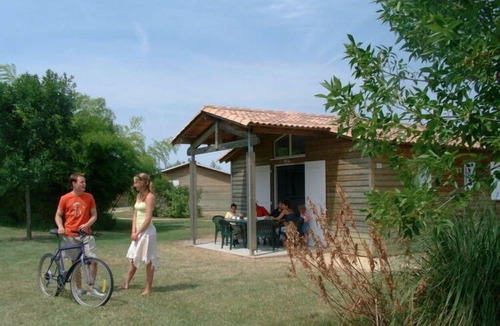Castelmoron-sur-Lot House | Detached chalet with dishwasher, on the banks of the Lot