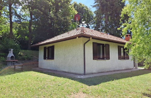 Magreglio House | Detached, cool, sunny and quiet cottage with large garden